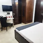 Sunlit Premium 1Bhk Suite With Big Kitchen 9