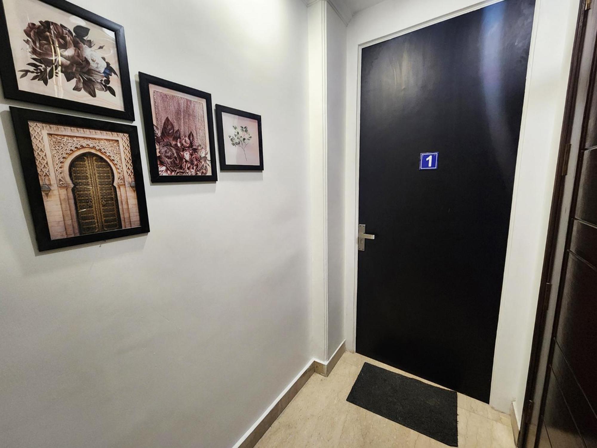 Apartment Sunlit Premium 1bhk With Big Kitchen 9