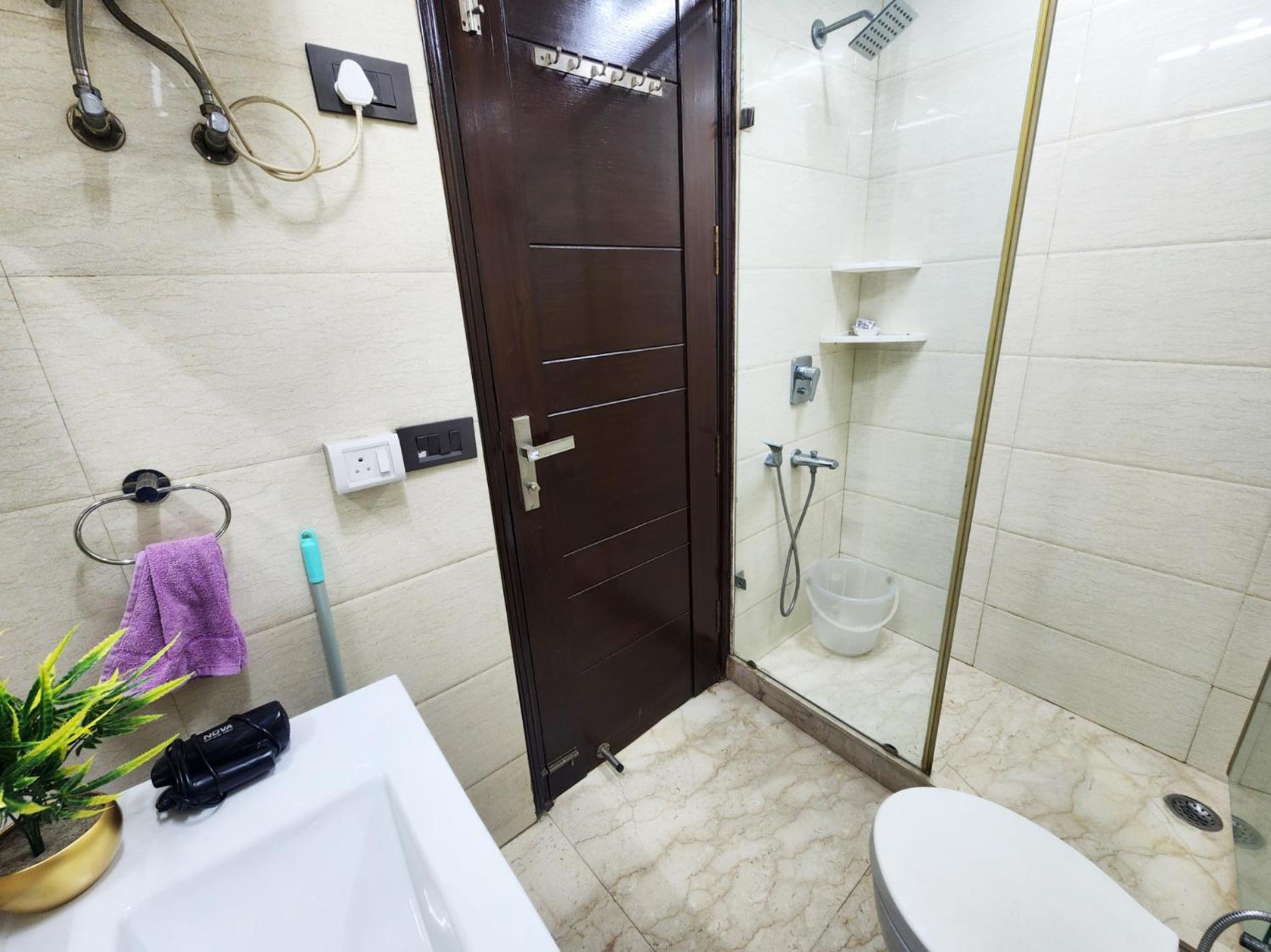 Sunlit Premium 1bhk With Big Kitchen 9 * New Delhi