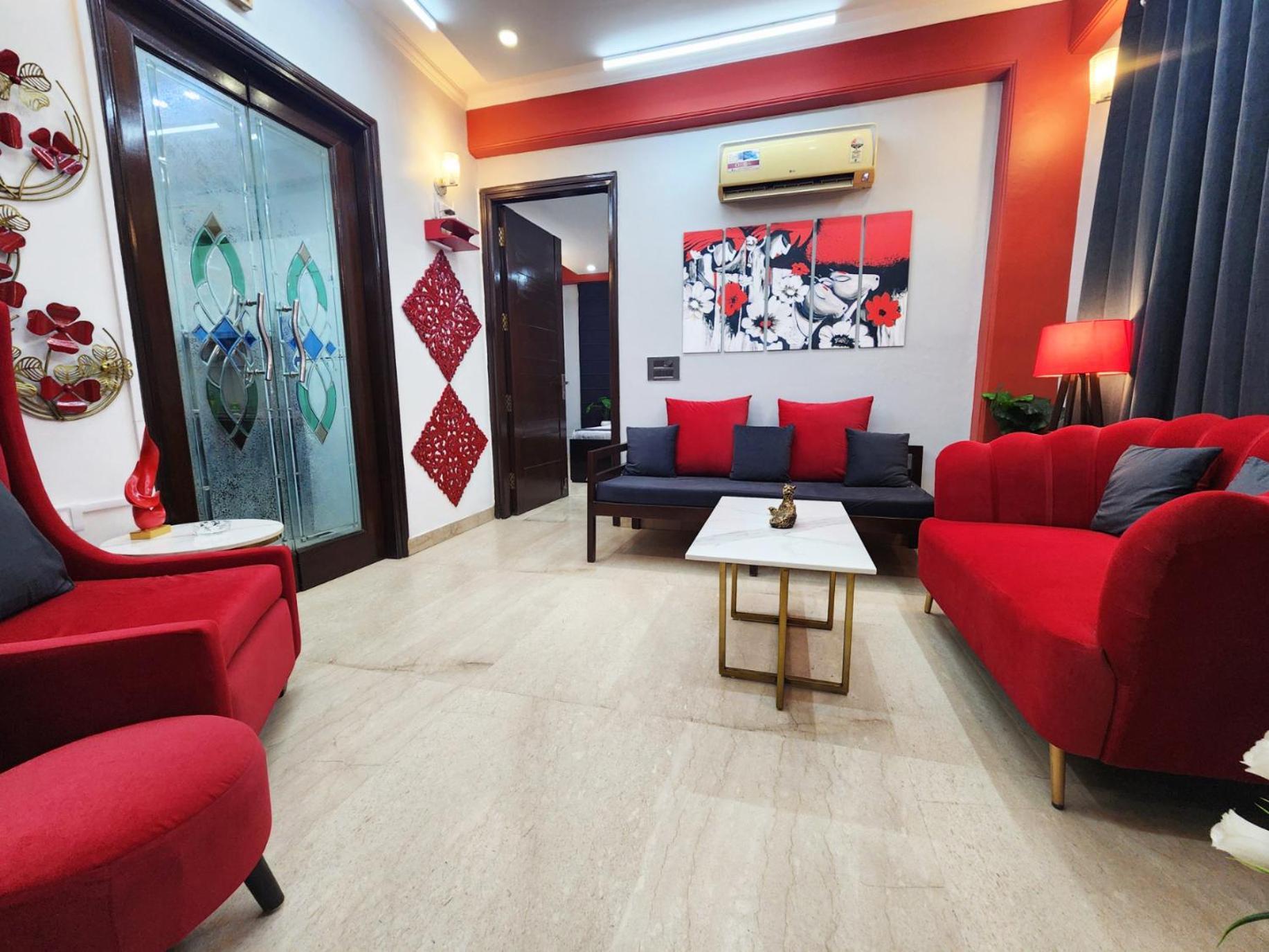 Sunlit Premium 1bhk With Big Kitchen 9 Apartment *