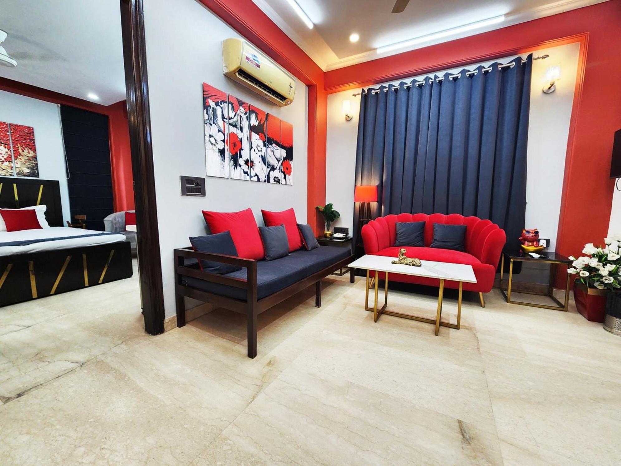 Sunlit Premium 1bhk With Big Kitchen 9