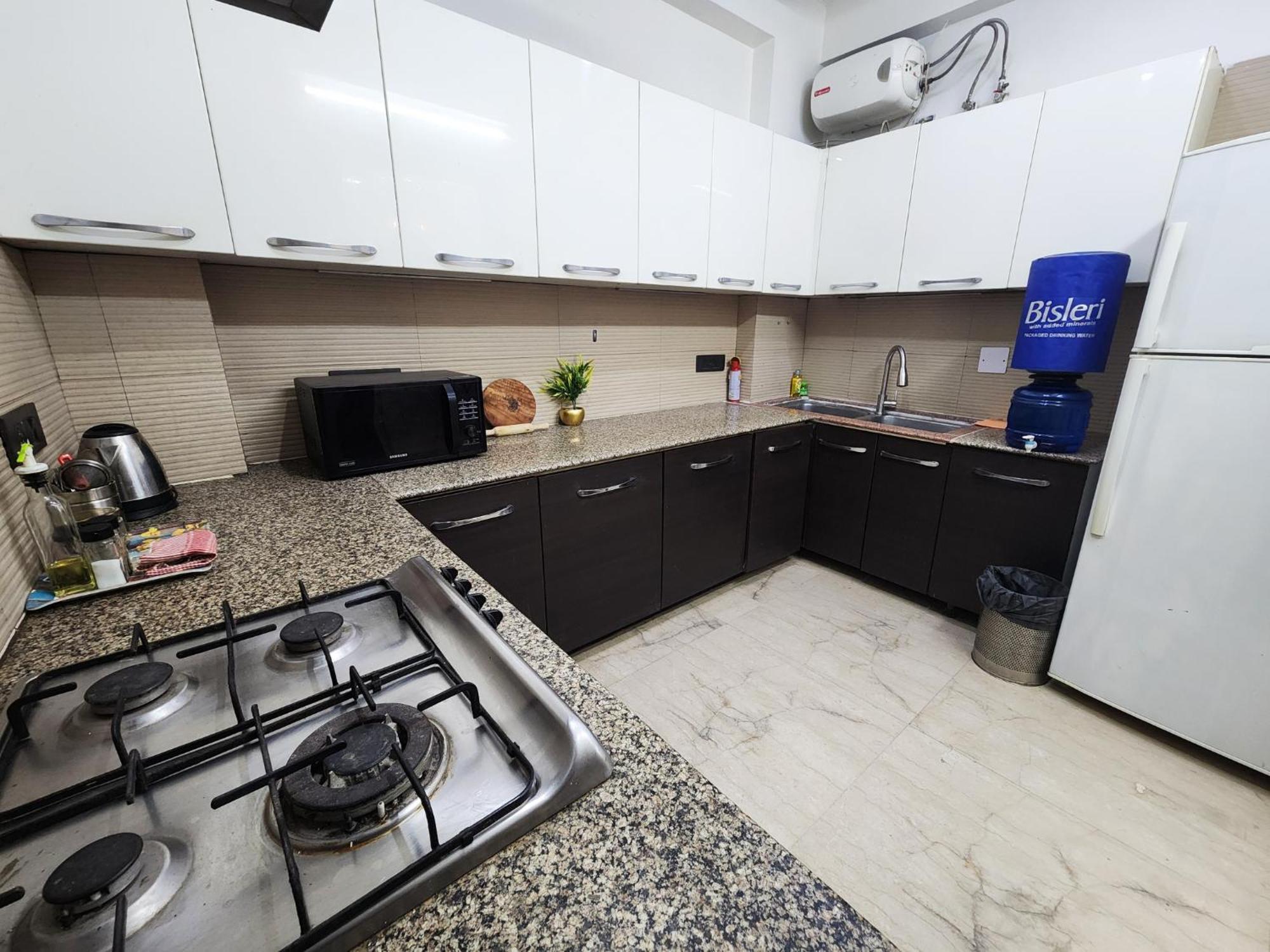 Sunlit Premium 1bhk With Big Kitchen 9 Apartment *